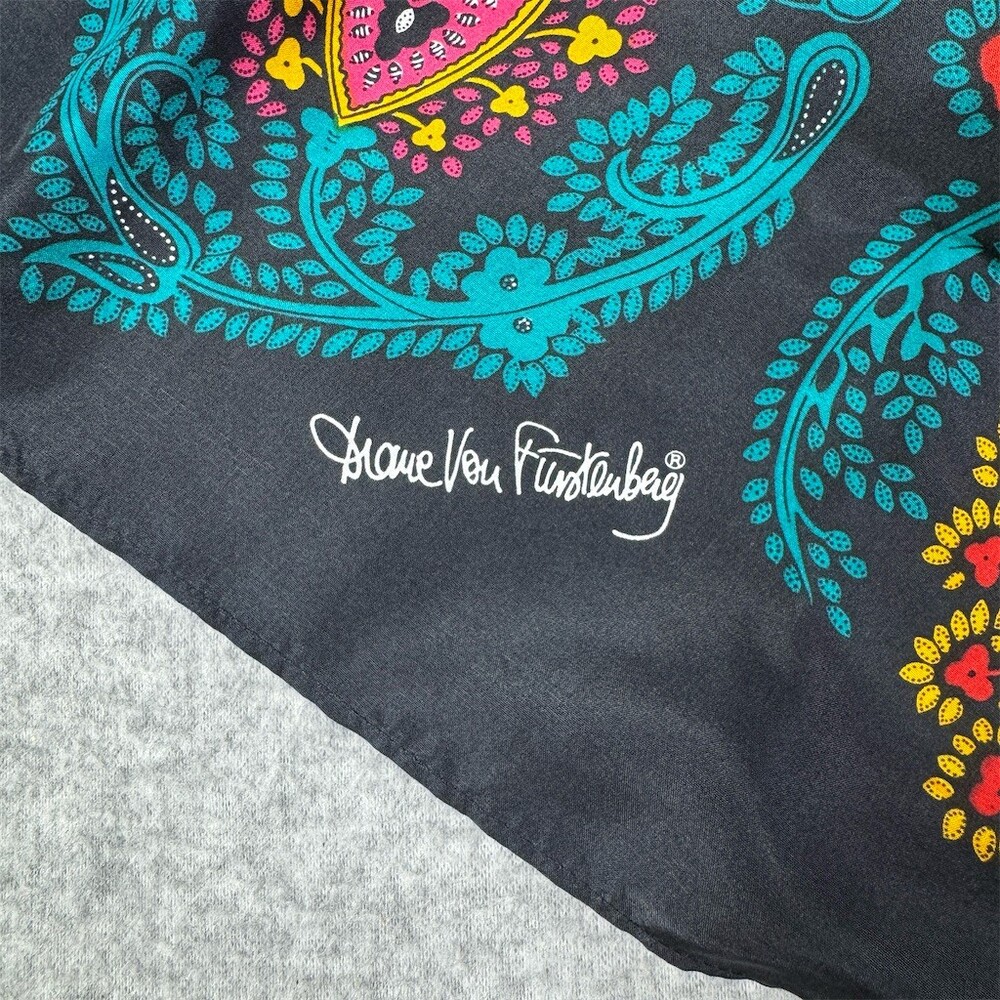 Diane von Furstenberg Scarf 100% Silk Womens Multicolor Paisley Square 42x42 - Picture 6 of 8